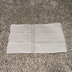 Frida Mom C-Section Postpartum Recovery Support Binder One Size Light Grey